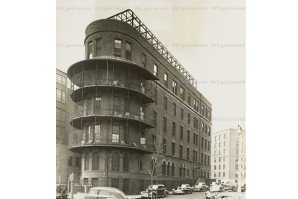 A street shot of the charity hospital Gouverneur in New York in 1947