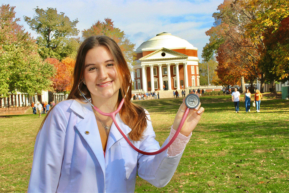 ABSN student Moriah Wauer in front of the Rotunda with her stethoscope
